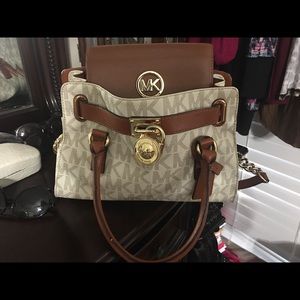 Authentic Michael Kors Purse. MK wallet included.
